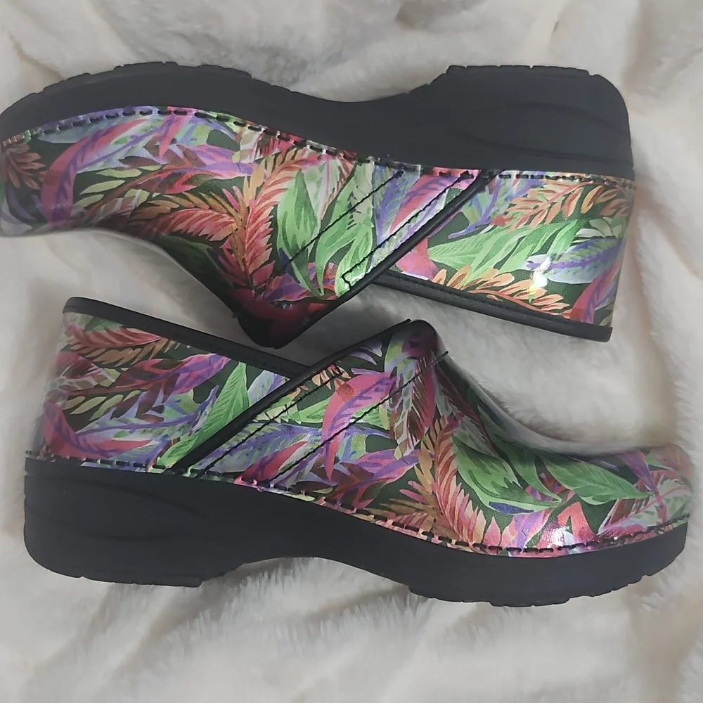 Dansko Professional Tropical Garden Patent Leather Clogs | XP 2.0 | EU 39 - Picture 3 of 9